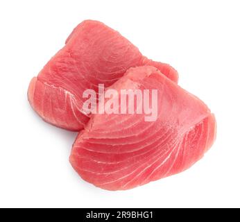 Zwei rohe Thunfischfilets auf weißem Hintergrund, Draufsicht Stockfoto