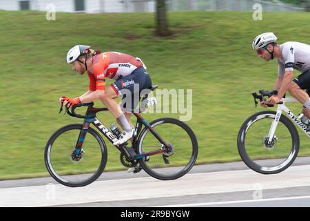 USA Cycling's Road Race National Championships, Knoxville, Tennessee, USA. 25. Juni 2023. Quinn Simmons vom Trek Segafredo Radsport-Team, der beim Straßenrennen der Männer zum Sieg reitet. Kredit: Casey B. Gibson/Alamy Live News Stockfoto