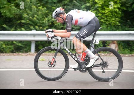 USA Cycling's Road Race National Championships, Knoxville, Tennessee, USA. 25. Juni 2023. Brandon McNulty vom Radsportteam der Vereinigten Arabischen Emirate während des Rennens. Kredit: Casey B. Gibson/Alamy Live News Stockfoto