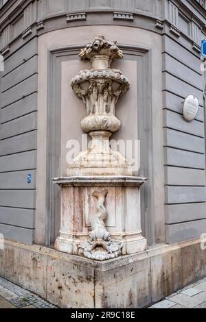 München - 25. Dezember 2021: Typische Architektur und Straßenblick in München, der Hauptstadt des Bayerischen Landes. Stockfoto