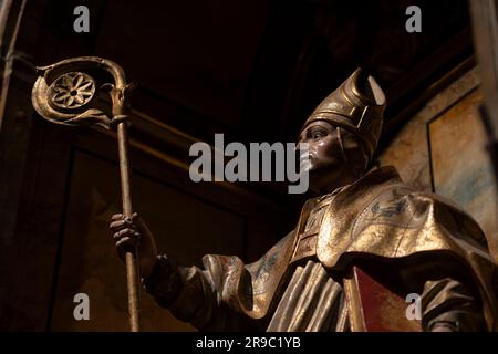 Details des Altarbildes in der Kapelle St. Blaise in der Kathedrale Santa María de Astorga in Astorga, Spanien. Die berühmte Kathedrale fällt entlang Stockfoto