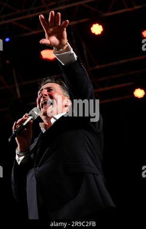 Roma, Israel. 25. Juni 2023. Tony Hadley ist verrückt NACH DIR - mit DER FABELHAFTEN TH-BAND im Teatro Romano di Ostia Antica am 25. juni 2023 in Rom, Italien. (Foto: Domenico Cippitelli/NurPhoto) Kredit: NurPhoto SRL/Alamy Live News Stockfoto