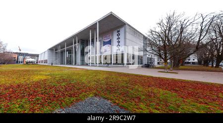 München, Deutschland - 23. DEZ. 2021: Fassade der neuen Pinakothek, des Münchner Museums für moderne Kunst, Bayern. Stockfoto