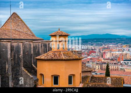 Luftblick auf die Stadt Girona in Katalonien, Spanien. Stockfoto