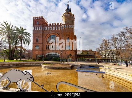 Barcelona, Spanien - 10. FEBRUAR 2022: Zoologiemuseum, Museu de Zoologia im Ciutadella Park in Barcelona, Katalonien, Spanien. Stockfoto