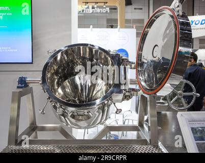 Bangkok, Thailand - 14. Juni 2022: Mixtopf-Maschine in ProPak 2023. Stockfoto