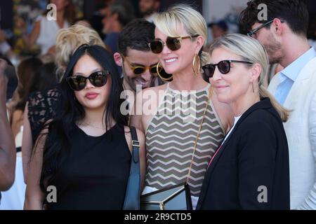 Paris, Frankreich. 25. Juni 2023. Laeticia Hallyday während des Longines Paris Eiffel Jumping 2023, Longines Global Champions Tour, Reitveranstaltung am 25. Juni 2023 im Champ de Mars in Paris, Frankreich - Foto Christophe Bricot/DPPI Credit: DPPI Media/Alamy Live News Stockfoto