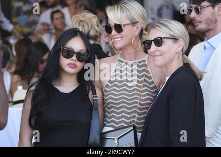 Laeticia Hallyday während des Longines Paris Eiffel Jumping 2023, Longines Global Champions Tour, Reitveranstaltung am 25. Juni 2023 im Champ de Mars in Paris, Frankreich Stockfoto