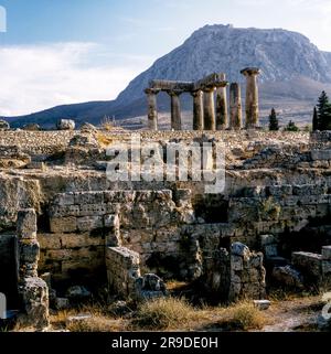 Der antike griechische Tempel des Apollo befindet sich in Delphi, Zentralgriechenland Stockfoto