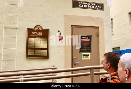 Eingang zu Sound Stage 1 erbaut 1922 Francis Ford Coppola Avenue Paramount Studios Hollywood Los Angeles Kalifornien USA Stockfoto