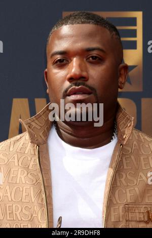 25. Juni 2023, Los Angeles, CA, USA: LOS ANGELES - 25. JUNI: Ray J Norwood bei den 2023 BET Awards Ankunft im Microsoft Theater am 25. Juni 2023 in Los Angeles, CA (Kreditbild: © Kay Blake/ZUMA Press Wire) NUR REDAKTIONELLE VERWENDUNG! Nicht für den kommerziellen GEBRAUCH! Stockfoto