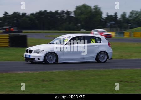 Dalton on Tees, 25. Juni 2023. Melissa Bexley fährt einen BMW E87 116i in der Trophäe Gaz Shocks 116 während des 750. Motor Club Meetings im Croft Circuit. Kredit: Colin Edwards Stockfoto