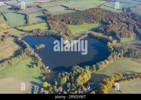 Herzförmiger See im Bezirk Herzogtum Lauenburg, Schlewig-Holstein Stockfoto