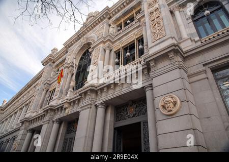 Madrid, Spanien - 16. FEBRUAR 2022: Die Banco de Espana ist die spanische Zentralbank. Gegründet in Madrid im Jahr 1782 von Karl III. In der Calle de Alca Stockfoto