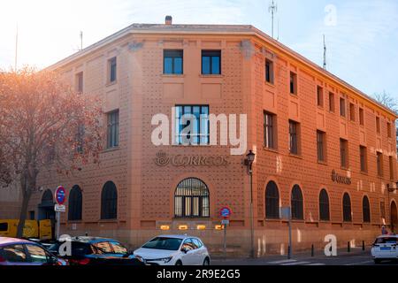 Segovia, Spanien – 18. FEBRUAR 2022: Das Correos Building, die Post and Telegraph State Society in Segovia, Spanien. Stockfoto