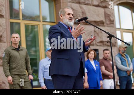 Nicht exklusiv: KIEW, UKRAINE - 26. JUNI 2023 - Vorsitzender des Mejlis des Krim-Tatar-Volkes Refat Chubarov hält während der Feier eine Rede Stockfoto