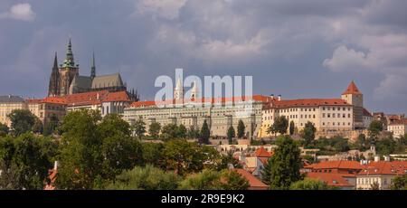 PRAG, TSCHECHISCHE REPUBLIK, EUROPA - Prager Burg, Veitsdom, oben. Stockfoto