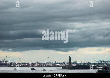 Blick auf New York an bewölkten Tagen. Stockfoto