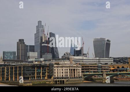 Londoner Skyline mit 22 Bishopsgate und 20 Fenchurch Street UK April 2022 Stockfoto