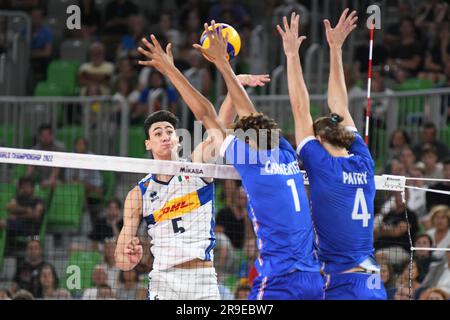 Alessandro Michieletto (Italien); Barthelemy Chinenyeze Jean Patry (Frankreich). Volleyball-Weltmeisterschaft 2022. Stockfoto