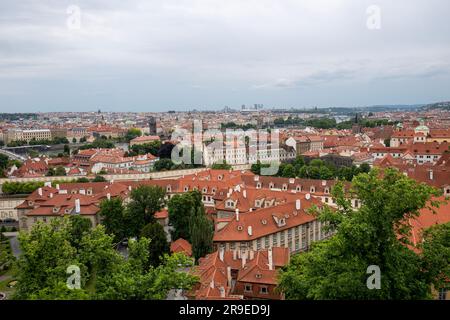 Blick auf Prage, Tschechische Republik von den Mauern der Prager Burg Stockfoto