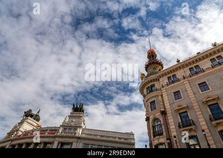 Madrid, Spanien - 19. FEBRUAR 2022: Das Banco Bilbao Vizcaya ist ein Gebäude in der Calle de Alcala. Projiziert im Jahr 1919 vom Architekten Ricardo Bastida und b Stockfoto