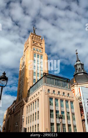 Madrid, Spanien - 19. FEBRUAR 2022: Art déco-Architektur im Zentrum von Madrid, der Hauptstadt Spaniens. Stockfoto