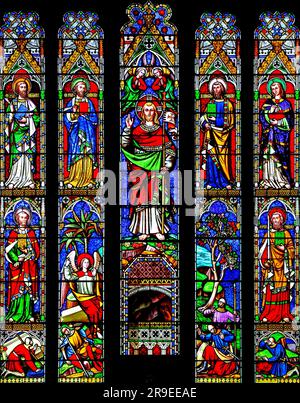 Die Auferstehung Jesu Christi, St. Matthew, St. Mark, St. Luke, St. John, St. Peter, St. Paul, Buntglasfenster von William Wailes, 1853 Stockfoto