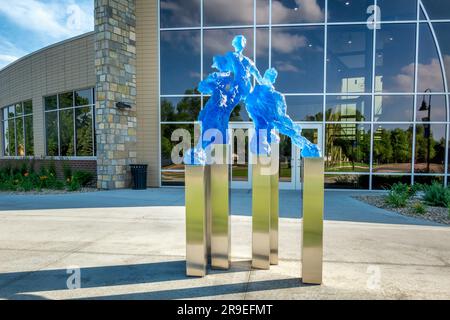 MITCHELL, SD, USA - 23. JUNI 2023: Skulptur der Macht der Möglichkeiten an der Dakota Wesleyan University. Stockfoto