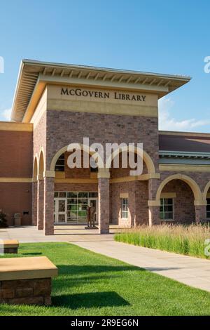 MITCHELL, SD, USA - 23. JUNI 2023: George and Eleanor McGovern Library and Center an der Dakota Wesleyan University. Stockfoto