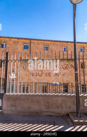Salamanca, Spanien-20. FEBRUAR 2022: Heiliges Herz der Töchter der Jesus-Schule in Salamanca, Spanien. Stockfoto
