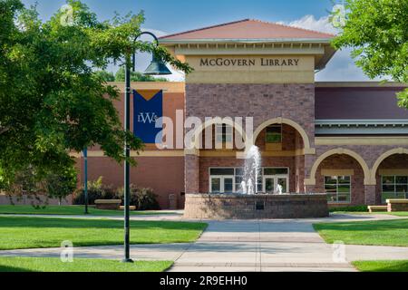 MITCHELL, SD, USA - 23. JUNI 2023: George and Eleanor McGovern Library and Center an der Dakota Wesleyan University. Stockfoto