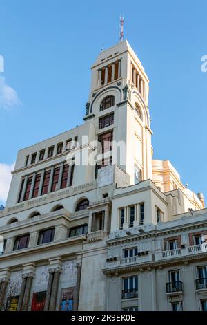 Madrid, Spanien - 19. FEBRUAR 2022: Art déco-Architektur im Zentrum von Madrid, der Hauptstadt Spaniens. Stockfoto