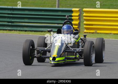 Dalton on Tees, 25. Juni 2023. Louis Scholes bei der Formel-Vee-Meisterschaft der Martins Group während des 750. Motor Club Meetings auf dem Croft Circuit. Kredit: Colin Edwards Stockfoto