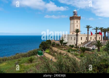 Malerischer Leuchtturm am Cap Spartel in der Nähe von Tanger, Marokko Stockfoto