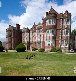 Burton Agnes Hall ist ein elisabethanisches Herrenhaus im Dorf Burton Agnes, nahe Driffield im East Riding of Yorkshire, England. Stockfoto