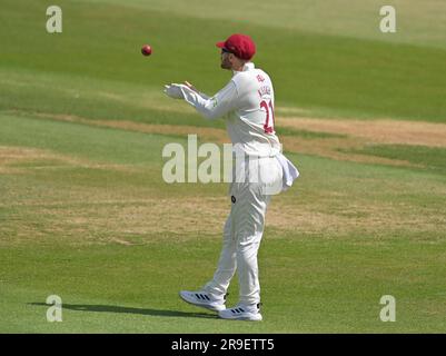 Northampton 26-Juni 2023 : Rob Keogh von Northamptonshire während des LV= Insurance County Championship Match zwischen Northamptonshire und Kent im County Ground Northampton England . Stockfoto