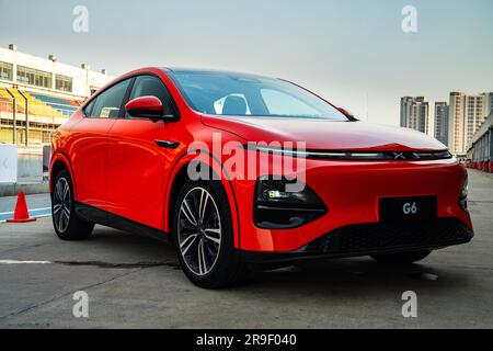Ein XPeng G6 Performance SUV auf der Guangdong International Circuit, Zhaoqing, China. Stockfoto