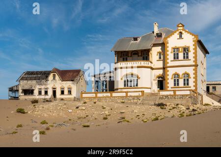 Verlassene Gebäude in der Geisterstadt Kolmanskop bei Luderitz, Namibia, Afrika. Stockfoto