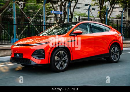 Ein Elektro-SUV XPeng G6 Performance wird auf einer Probefahrt in Guangzhou, Provinz Guangdong, China, gefahren. Stockfoto