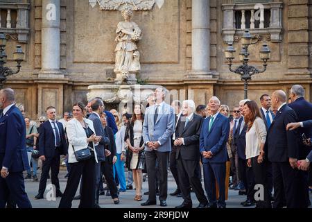 Palermo, Sizilien, Italien. 26. Juni 2023. Die Staats- und Regierungschefs Italiens, Portugals und Spaniens in Palermo, Sizilien, sprechen über "Innovation im nachhaltigen Finanzwesen". Zuvor besuchten die Staatschefs das Stadtzentrum in Begleitung der Kommunalregierung, mit dem Bürgermeister von Palermo Roberto Lagalla und dem Stadtplaner Maurizio Carta, und der Regionalregierung, mit dem Präsidenten von Sizilien Renato Schifani.'Innovation in Sustainable Finance': Dies ist das zentrale Thema des XVI. COTEC Europe Symposium, der jährlichen institutionellen Sitzung der Stiftung für Innovation Italiens in Port Stockfoto