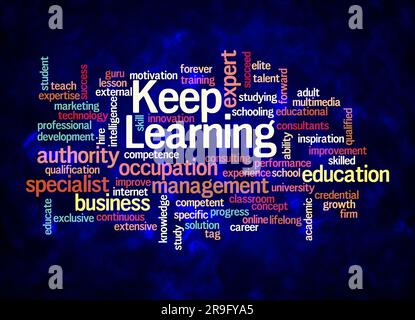 Word Cloud mit KEEP LEARNING-Konzept nur mit Text erstellen. Stockfoto