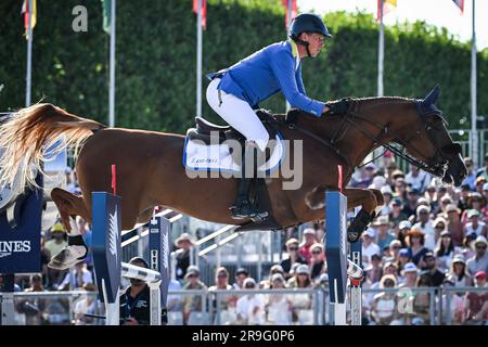 Paris, Frankreich. 24. Juni 2023. Christian AHLMANN aus Deutschland reitet Mandato van de Neerheide während des Longines Paris Eiffel Jumping 2023, Longines Global Champions Tour, Reitveranstaltung am 24. Juni 2023 im Champ de Mars in Paris, Frankreich - Photo Matthieu Mirville/DPPI Credit: DPPI Media/Alamy Live News Stockfoto