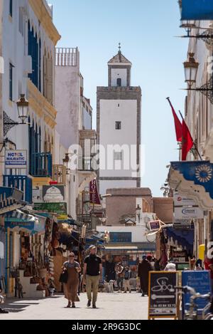 Idyllische Gasse in der Medina von Essaouira, Marokko Stockfoto