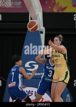 Sydney, Australien. 26. Juni 2023. Lauren Marie Scherf (C) vom australischen Frauen-Basketballteam in Aktion während des FIBA Women's Asia Cup Division 2023 Ein Spiel zwischen Australien und den Philippinen im Quay Centre. Endergebnis: Australien 105:34 Philippinen. Kredit: SOPA Images Limited/Alamy Live News Stockfoto