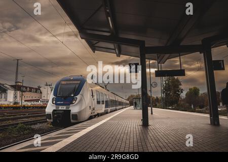 Bild des Hauptbahnhofs Köln Westbhf in Köln. Der Bahnhof Köln West befindet sich am nordwestlichen Stadtrand von Köln i Stockfoto