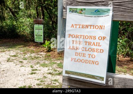 Genf Florida, Lake Proctor Wilderness Area, Wegweiser wegen Überschwemmung geschlossen, Klimawandel Stockfoto