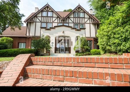 Macon Georgia, Macon Georgia, Vineville Avenue, The Big House, Haus der Allman Brothers Band, Südstaaten-Rockmusik, Außenfassade, Gebäude, Vordereingang Stockfoto