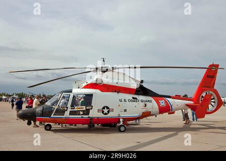 U. S. Küstenwache Eurocopter HH-65 Dolphin helicopter.tif Stockfoto