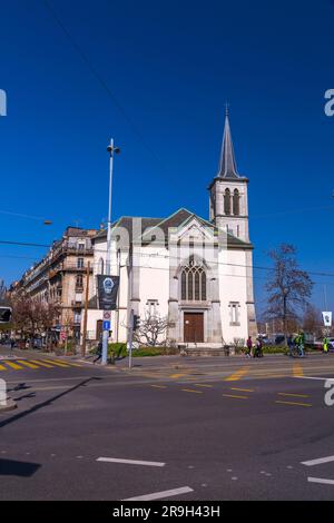 Genf, Schweiz - 25. MÄRZ 2022: Außenansicht des Plainpalais-Tempels an der Avenue du Mail, Genf, Schweiz. Stockfoto